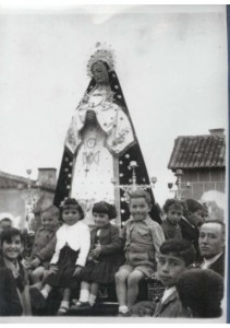 Niños en el carro. Año 1954